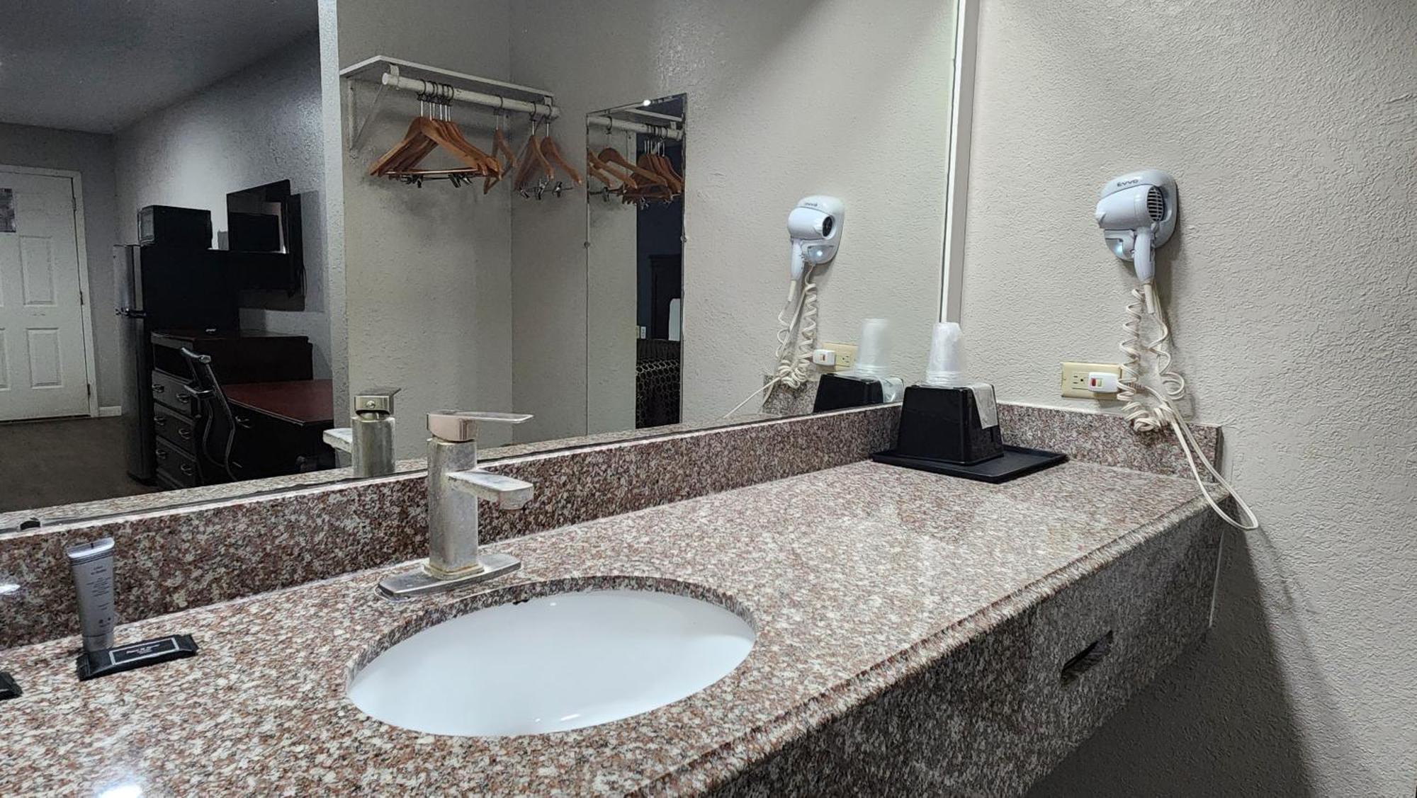 Express Inn Hobby Airport Хюстън Екстериор снимка